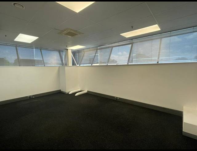 INDUSTRIAL PROPERTY TO RENT IN HALFWAY HOUSE